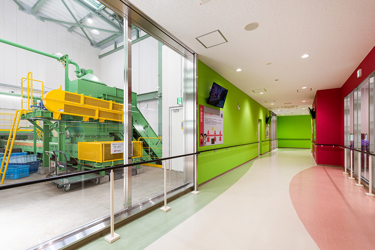 ZZ1375_031-見学者廊下２（工場棟）
